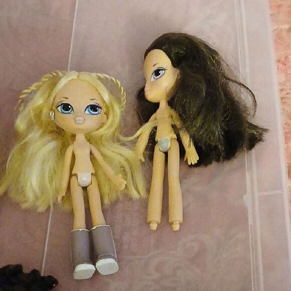 Assorted Fashion Dolls Collection - Picture 2 of 4